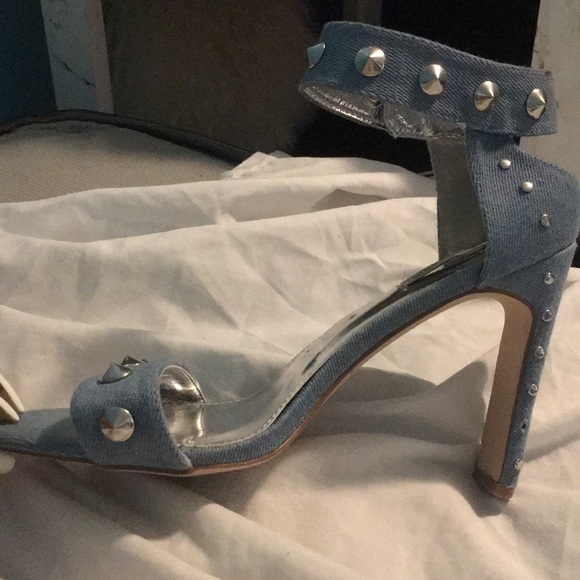 Heels - Picture 2 of 2